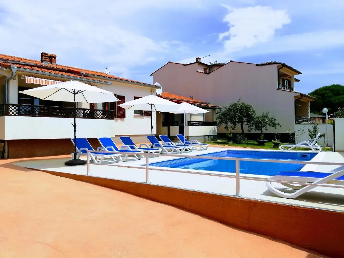 Apartments Rudez - Pool - Jacuzzi Fažana